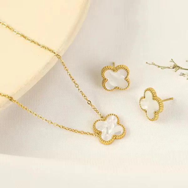 Clover Necklace