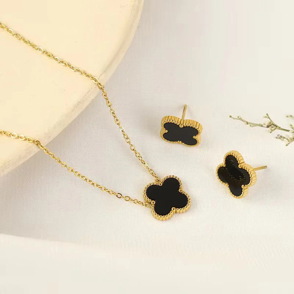 Clover Necklace